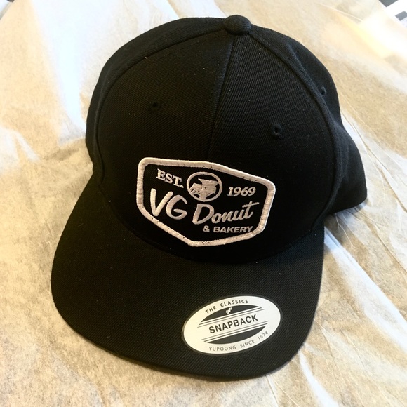 Other - VG DONUT Cardiff black wool blend snapback cap